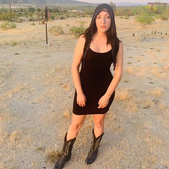 Vintage 90’s Slinky LBD - Picture 2 of 5